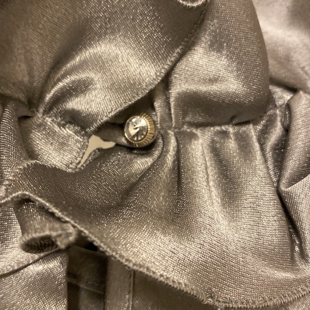 SILVER SLEEVELESS BLOUSE - Picture 4 of 7